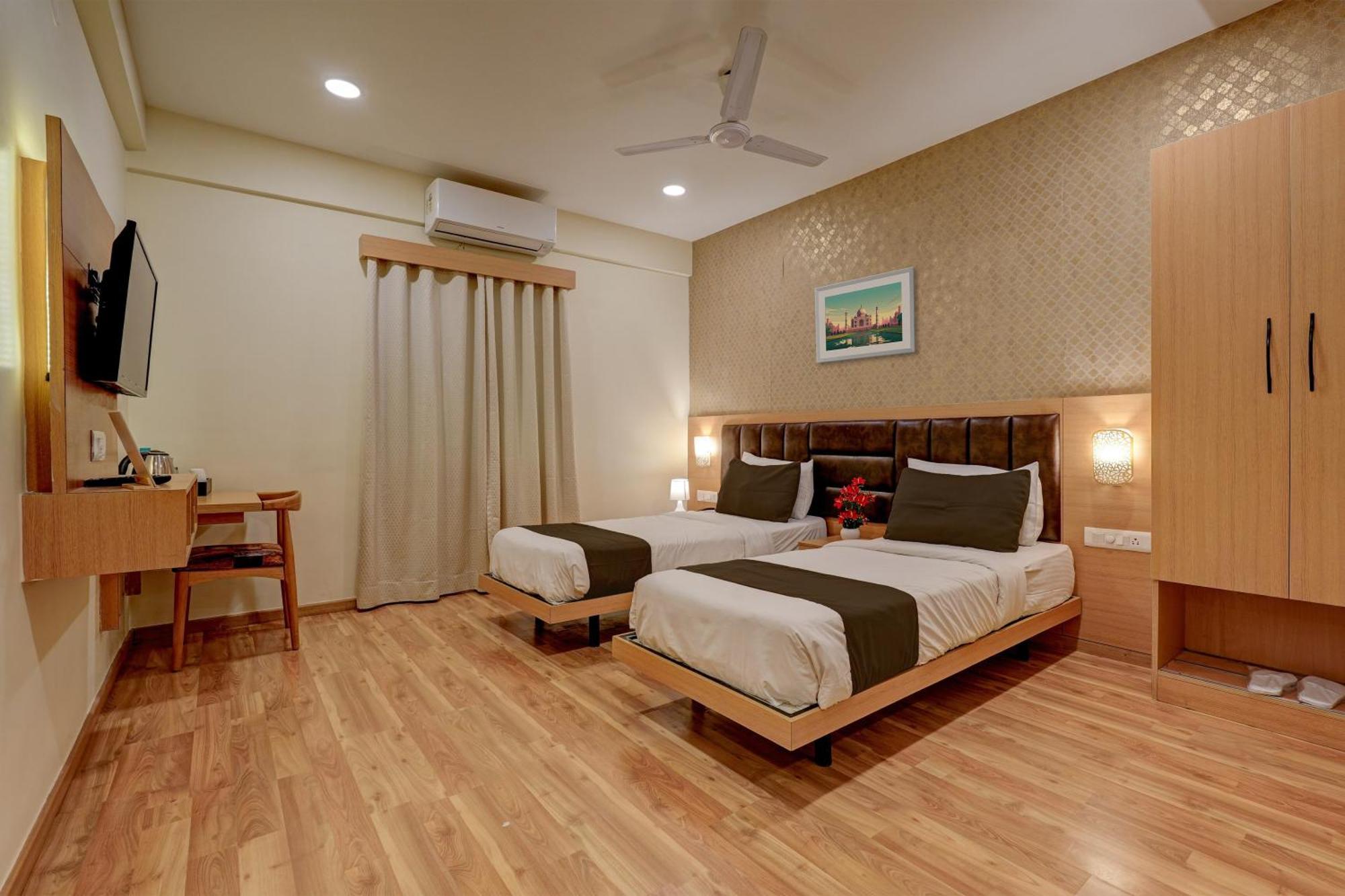 Hotel Townhouse 076 Hebbal Bangalore Esterno foto