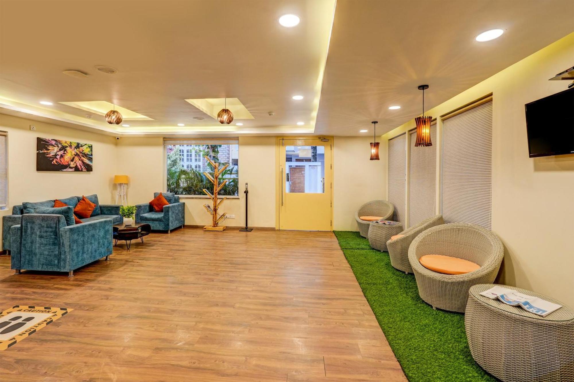 Hotel Townhouse 076 Hebbal Bangalore Esterno foto