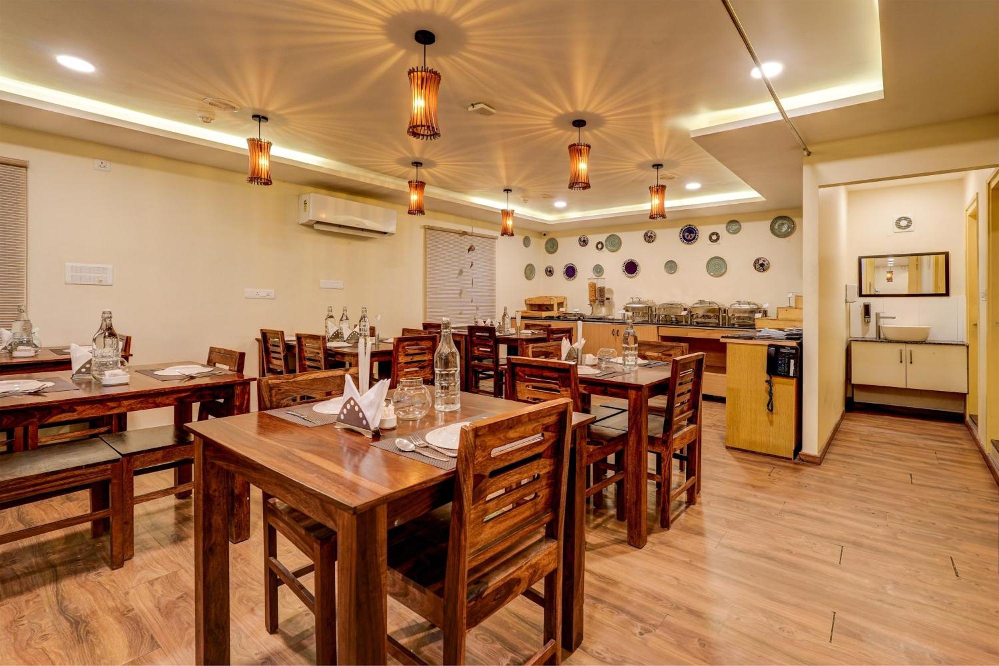 Hotel Townhouse 076 Hebbal Bangalore Esterno foto