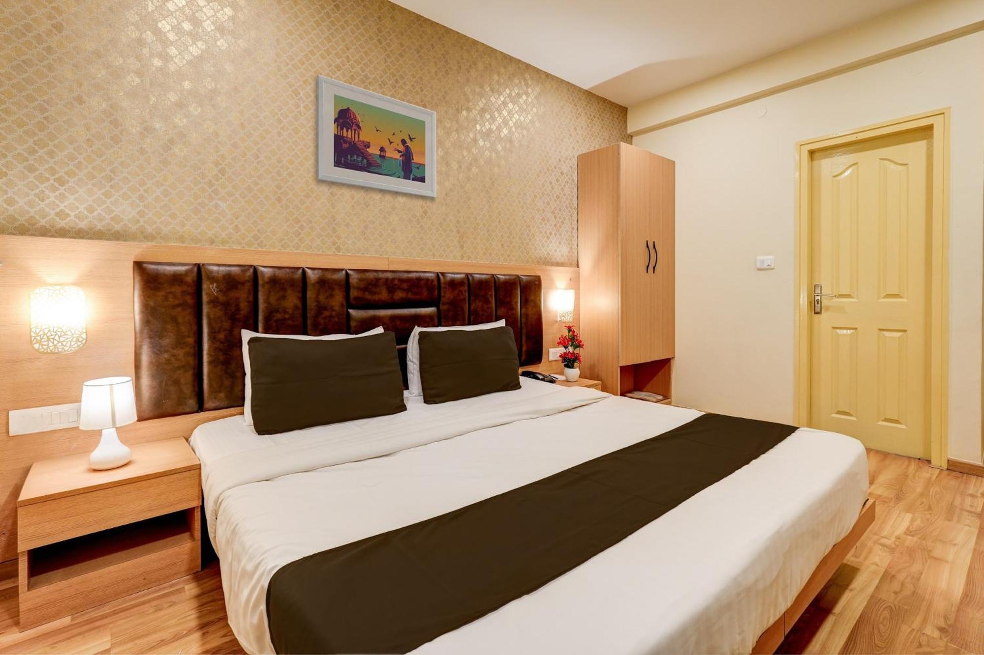 Hotel Townhouse 076 Hebbal Bangalore Esterno foto